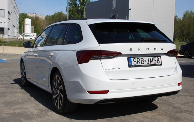 Skoda Octavia cena 147800 przebieg: 7200, rok produkcji 2023 z Lwówek małe 407